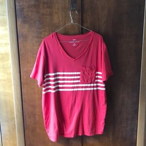 Slouchy v-neck pocket tee